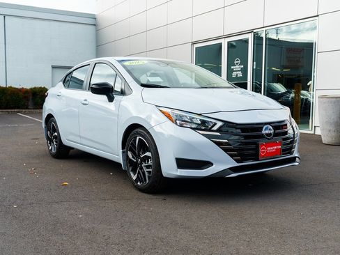 New 2025 Nissan Versa SR w/ Trunk Package image 27