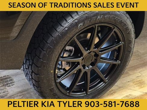 New 2025 Kia Telluride S image 5