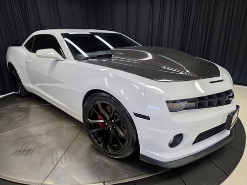 Used 2013 Chevrolet Camaro SS w/ SS Performance Package image 53
