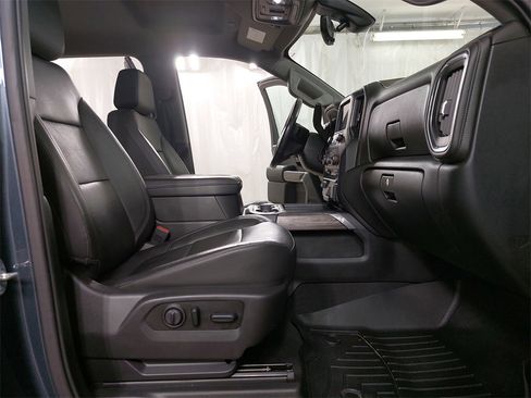 Used 2020 Chevrolet Silverado 2500 LTZ w/ LTZ Premium Package image 13