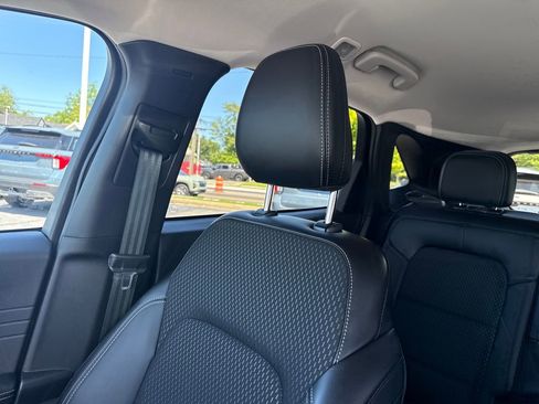 Used 2025 Ford Escape SE FWD image 43
