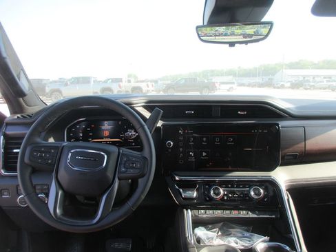 New 2026 GMC Sierra 2500 Denali Ultimate AWD/4WD image 17