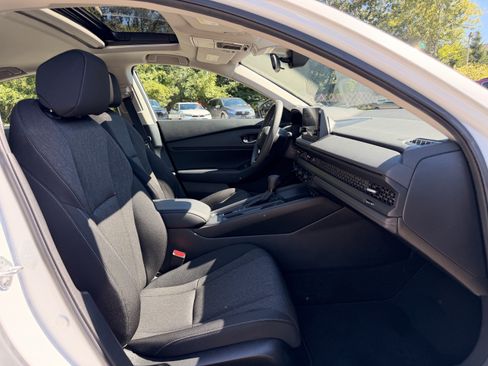 Used 2024 Honda Accord EX image 14