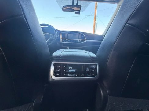 Used 2015 Toyota Highlander Limited Platinum AWD/4WD image 26