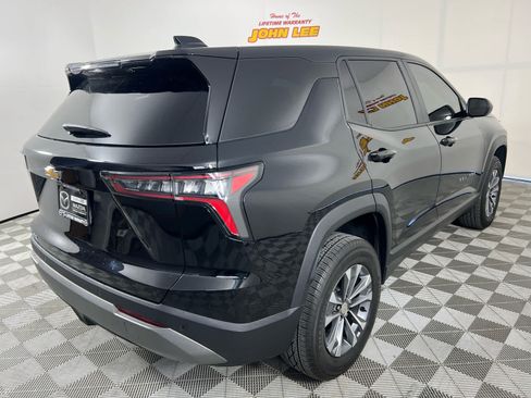 Used 2025 Chevrolet Equinox LT FWD image 7