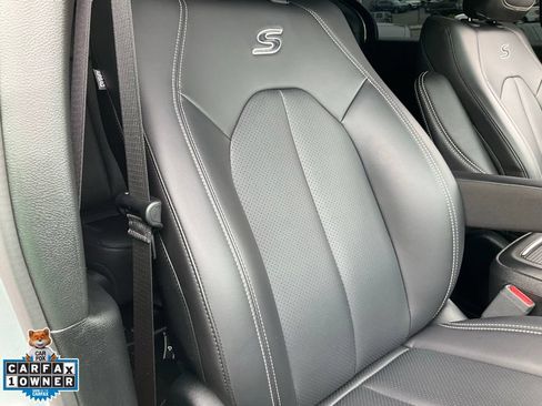 Used 2023 Chrysler Pacifica Touring-L w/ S Appearance Package FWD image 74