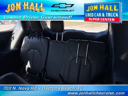 Used 2020 Chrysler Pacifica Touring-L w/ S Appearance Package image 19