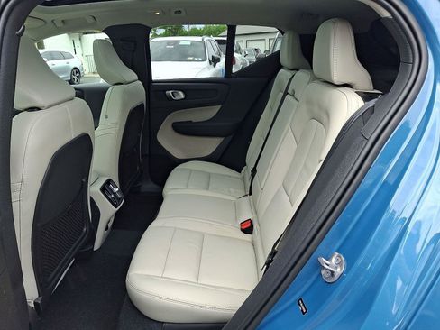 Certified 2024 Volvo XC40 B5 Plus w/ Climate Package AWD/4WD image 10