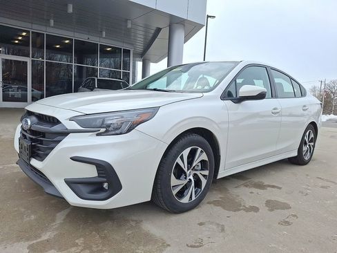 Certified 2025 Subaru Legacy Premium AWD/4WD image 4