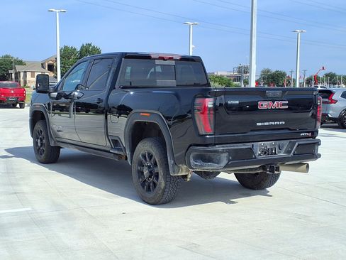 Used 2025 GMC Sierra 2500 AT4 w/ AT4 Premium Plus Package AWD/4WD image 7
