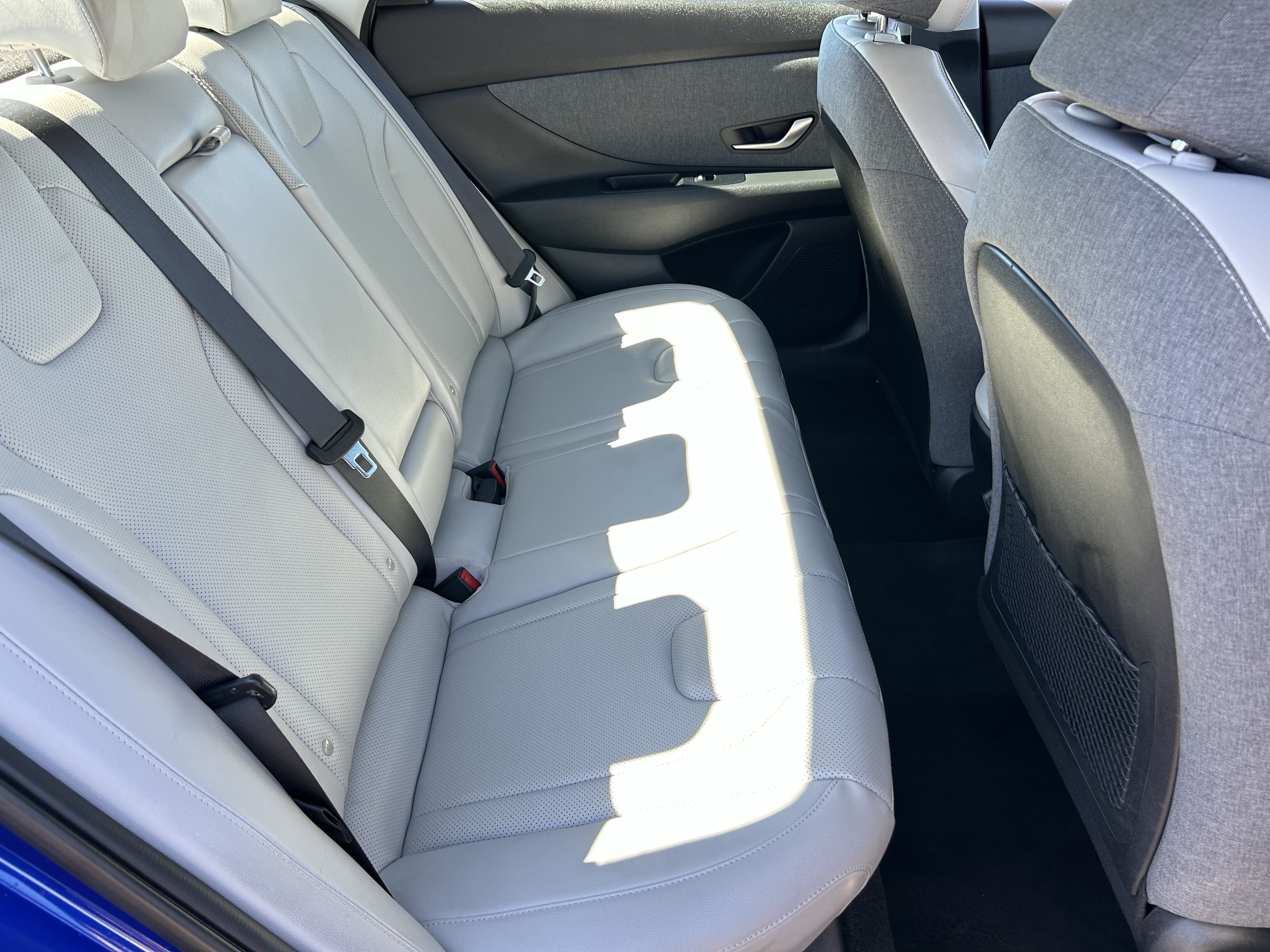 Used 2025 Hyundai Elantra Limited FWD image 12