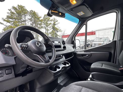 Used 2021 Mercedes-Benz Sprinter 2500 w/ Driver Convenience Package image 8