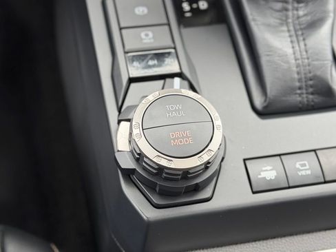 Used 2025 Toyota Tacoma Limited image 19