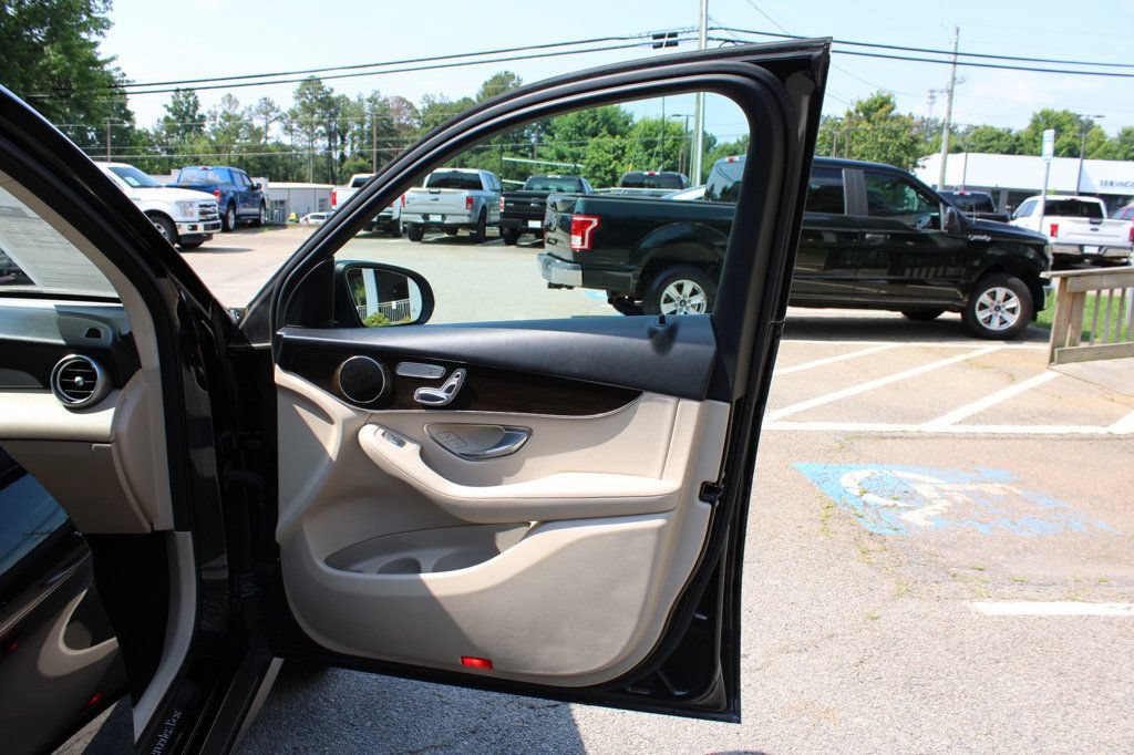Used 2019 Mercedes-Benz GLC 300 4MATIC image 28
