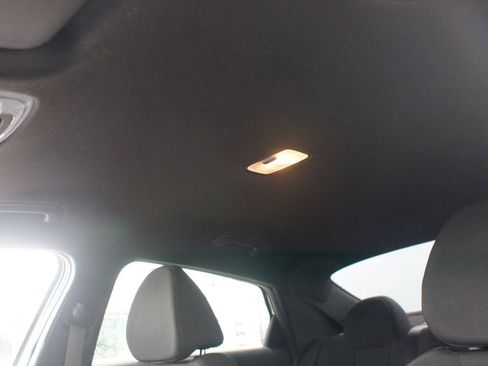 Used 2025 Hyundai Elantra Sport FWD image 6