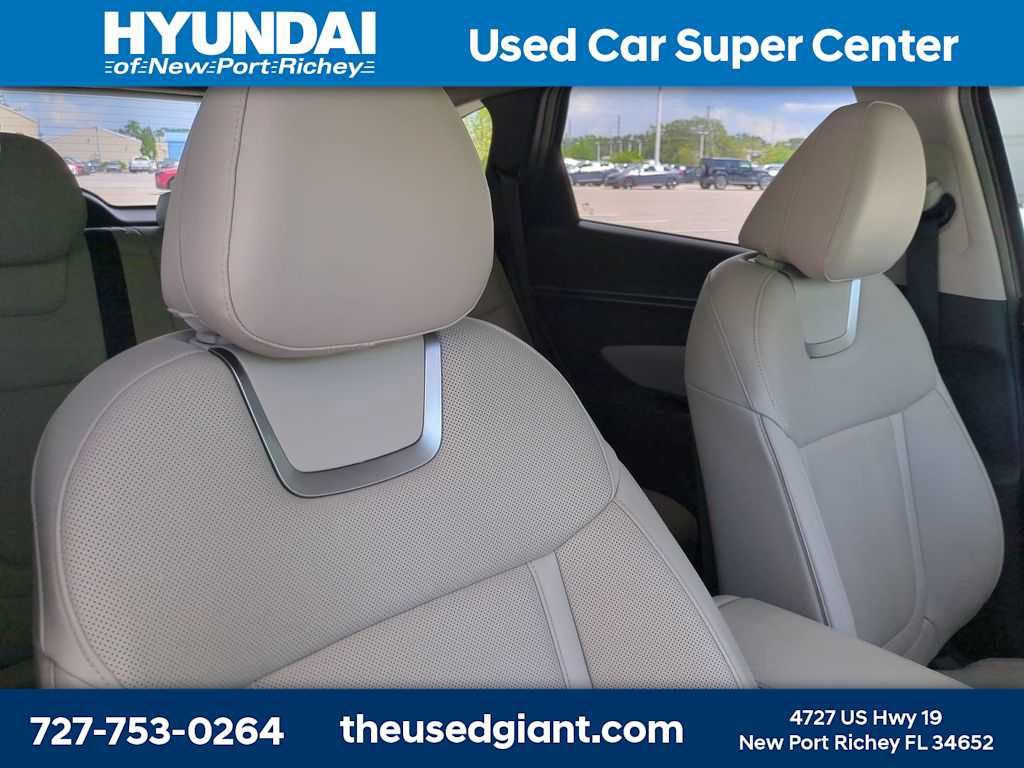 Certified 2022 Hyundai Tucson Limited w/ Cargo Package FWD image 6