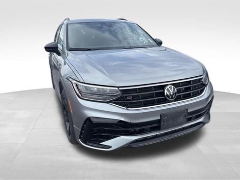 Used 2024 Volkswagen Tiguan SE R-Line AWD/4WD image 9