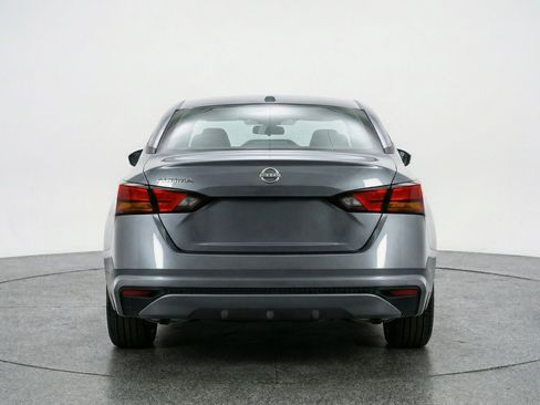 Used 2025 Nissan Altima 2.5 SV image 7