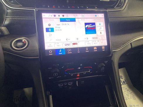 Certified 2023 Jeep Grand Cherokee L Limited image 28