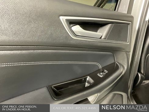 Used 2018 Ford Edge Titanium image 19