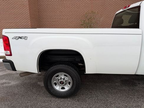 Used 2010 GMC Sierra 3500 W/T w/ Snow Plow Prep Package image 13