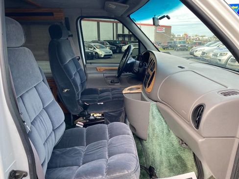 Used 1997 Ford E-150 and Econoline 150 image 32