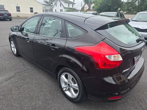 Used 2014 Ford Focus SE w/ SE Winter Package FWD image 8