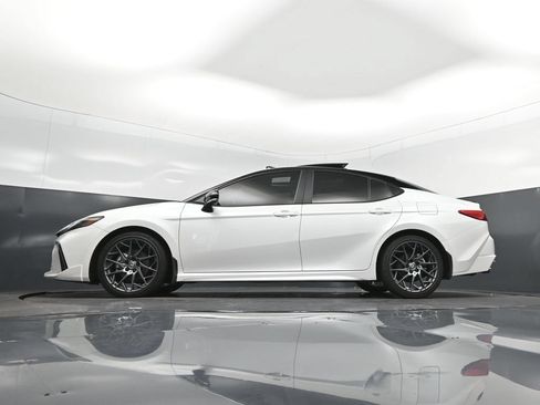 Used 2025 Toyota Camry XSE FWD image 39