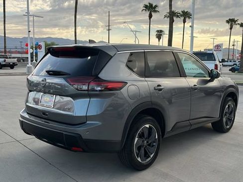 Used 2024 Nissan Rogue SV FWD image 26