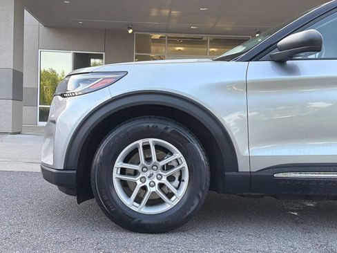 Used 2025 Ford Explorer Active w/ Active Comfort Package RWD image 15