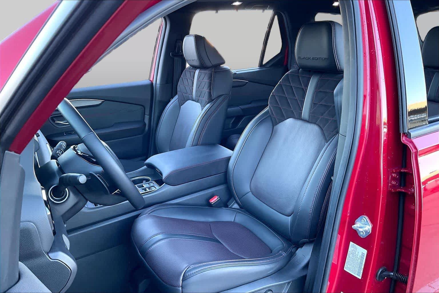Used 2026 Honda Pilot Black Edition image 8