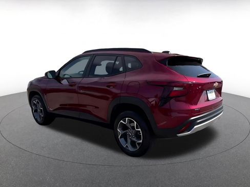 Used 2025 Chevrolet Trax LT image 10