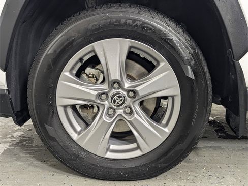 Used 2024 Toyota RAV4 XLE image 9