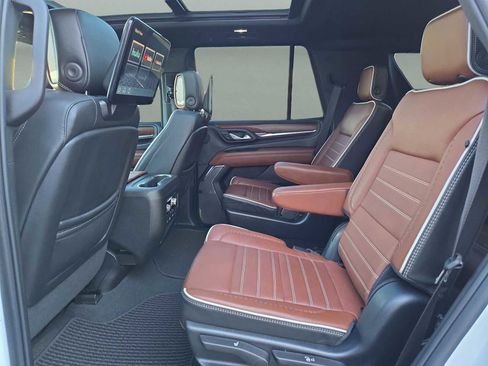 Used 2023 GMC Yukon Denali Ultimate image 15