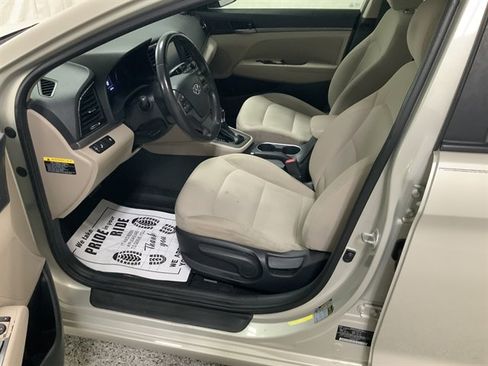 Used 2018 Hyundai Elantra Value Edition FWD image 13