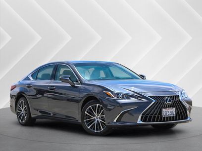Used 2025 Lexus ES 300h w/ Premium Package