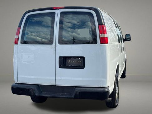 Used 2017 Chevrolet Express 2500 RWD image 5