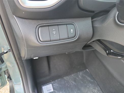 New 2026 Hyundai Venue SEL FWD image 8