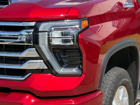 Used 2025 Chevrolet Silverado 3500 High Country w/ Technology Package image 4
