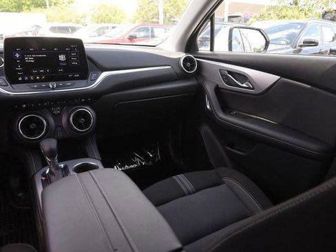 Used 2025 Chevrolet Blazer LT AWD/4WD image 24