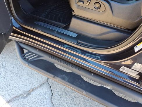 Used 2022 GMC Sierra 1500 Elevation image 18