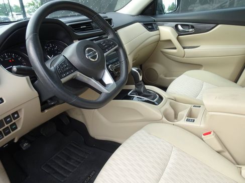 Used 2018 Nissan Rogue SV w/ Sun & Sound Touring Package AWD/4WD image 12