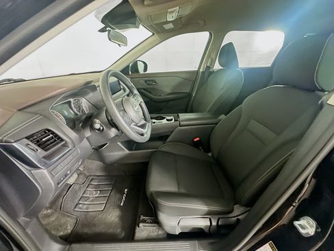 Used 2023 Nissan Rogue S AWD/4WD image 13