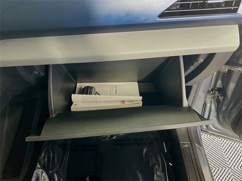 Used 2022 Volkswagen Taos SE image 30