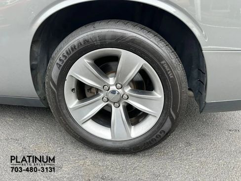 Used 2017 Dodge Challenger SXT RWD image 21