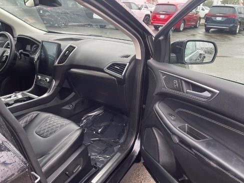 Used 2024 Ford Edge Titanium image 23