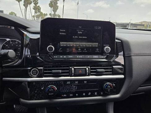 Used 2024 Nissan Pathfinder SV FWD image 20