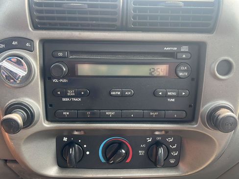 Used 2011 Ford Ranger XLT w/ Bright Trim Group AWD/4WD image 21