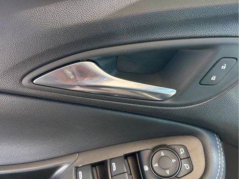 Used 2023 Buick Encore GX Preferred image 9