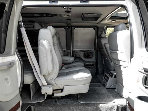 Used 2011 Chevrolet Express 1500 image 36